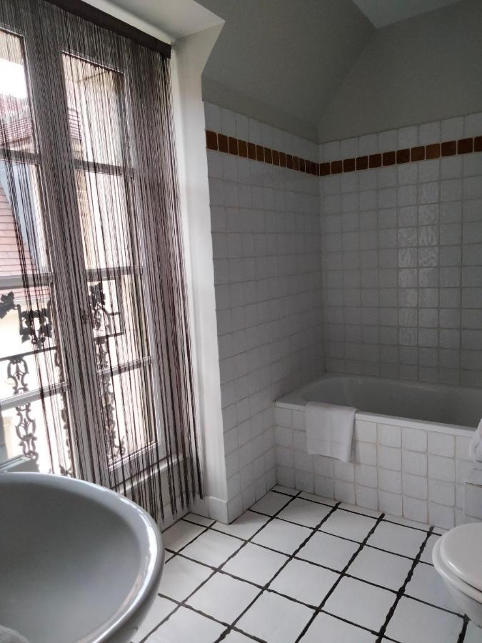 Les Appartements De Шабли Екстериор снимка
