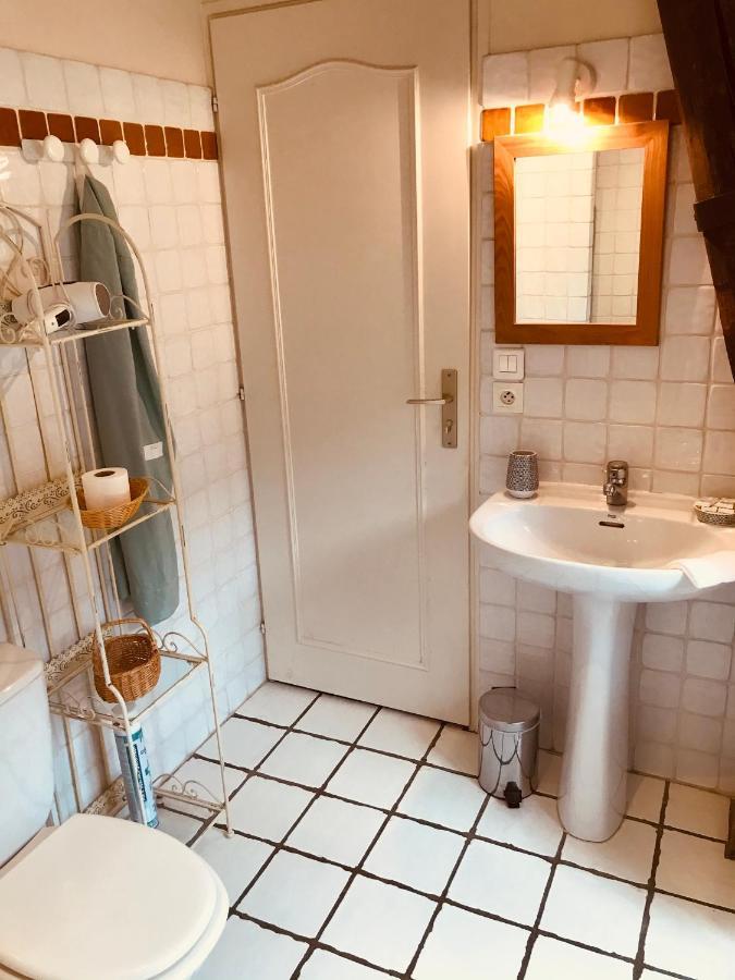 Les Appartements De Шабли Екстериор снимка